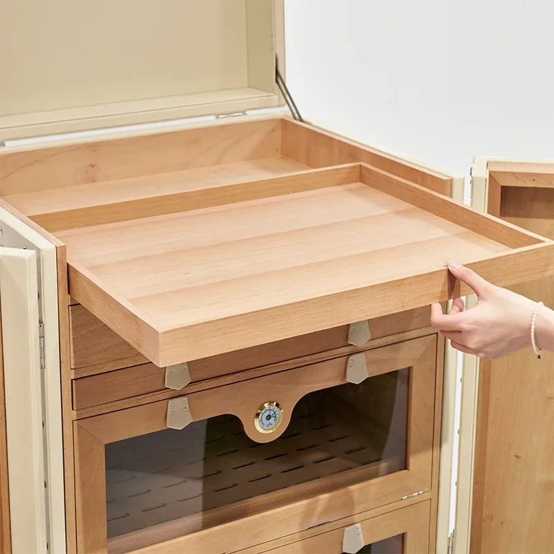 A Gentleman’s Guide to the CEO’s Desktop Humidor