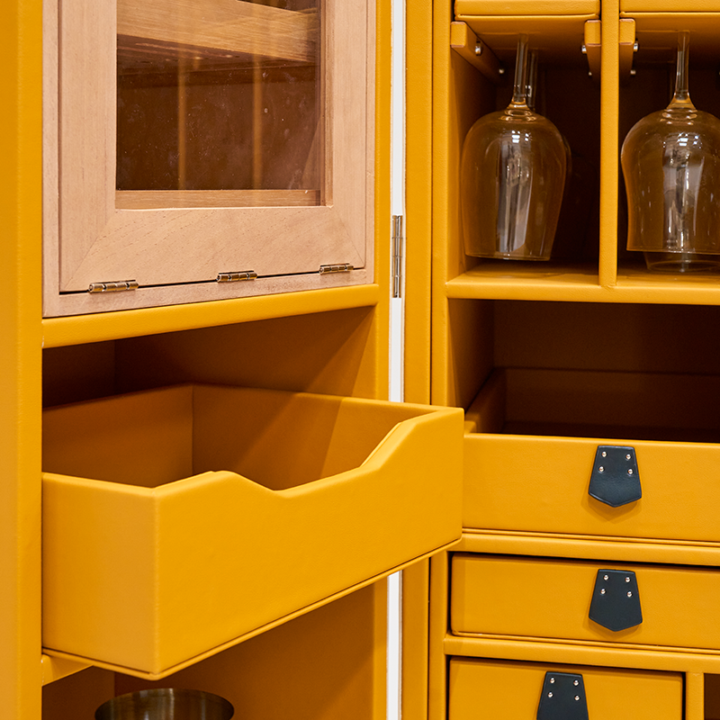 Choosing a Luxury Bar Cabinet for Your Modern Dubai Majlis