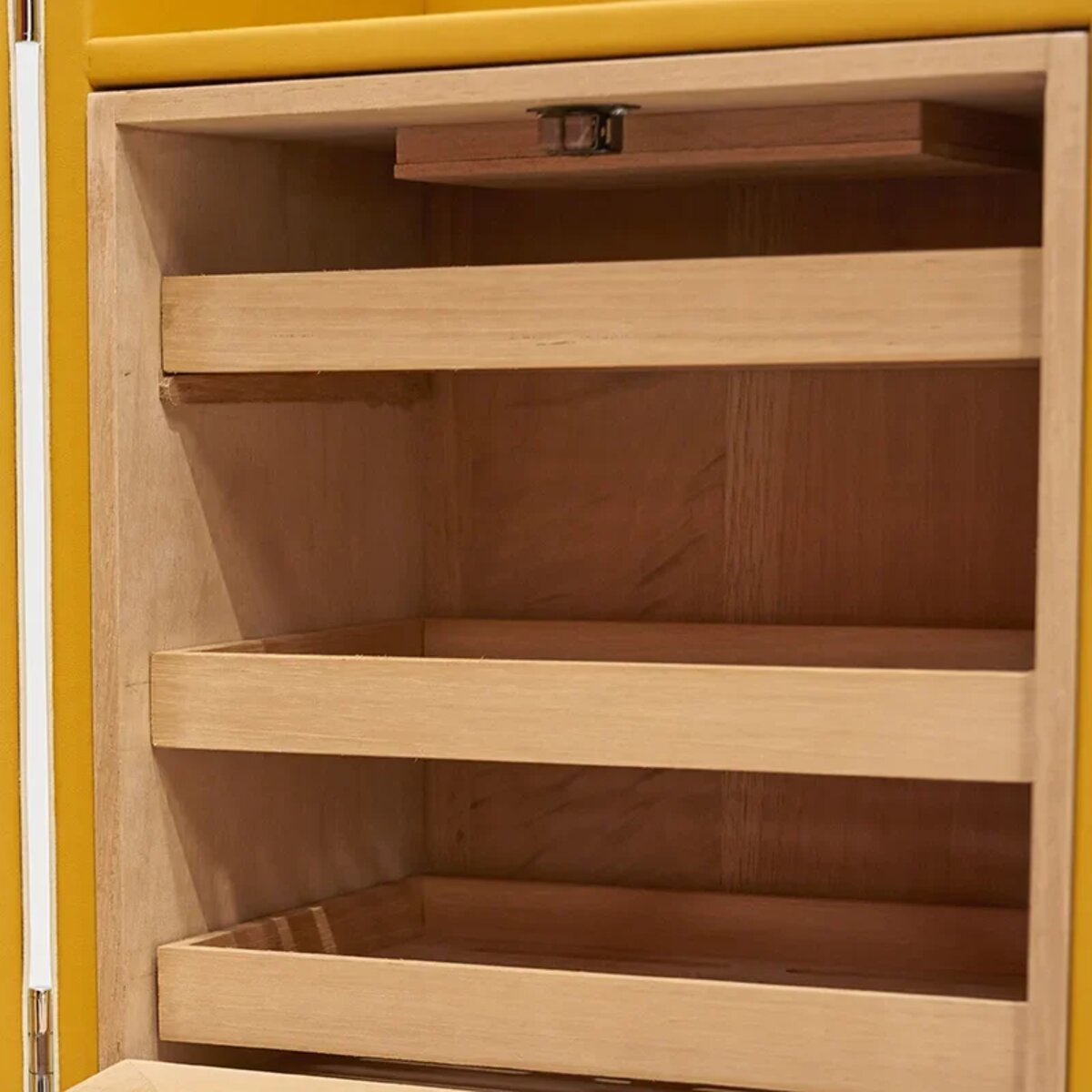 Cigar humidor cabinet for cigars imported into the UAE