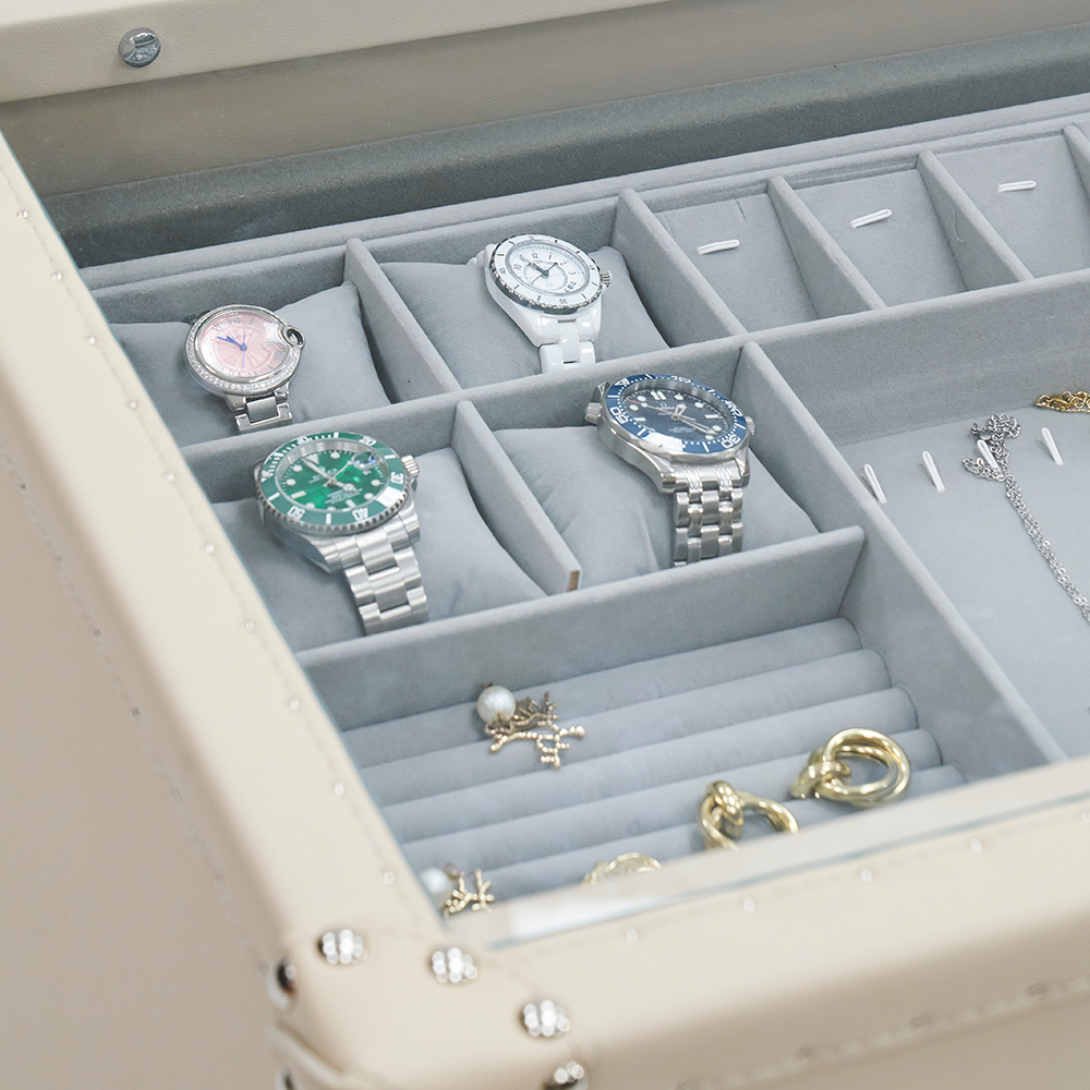 How to Upgrade from a Cluttered Jewelry Box to a Minimalist High-End Storage System