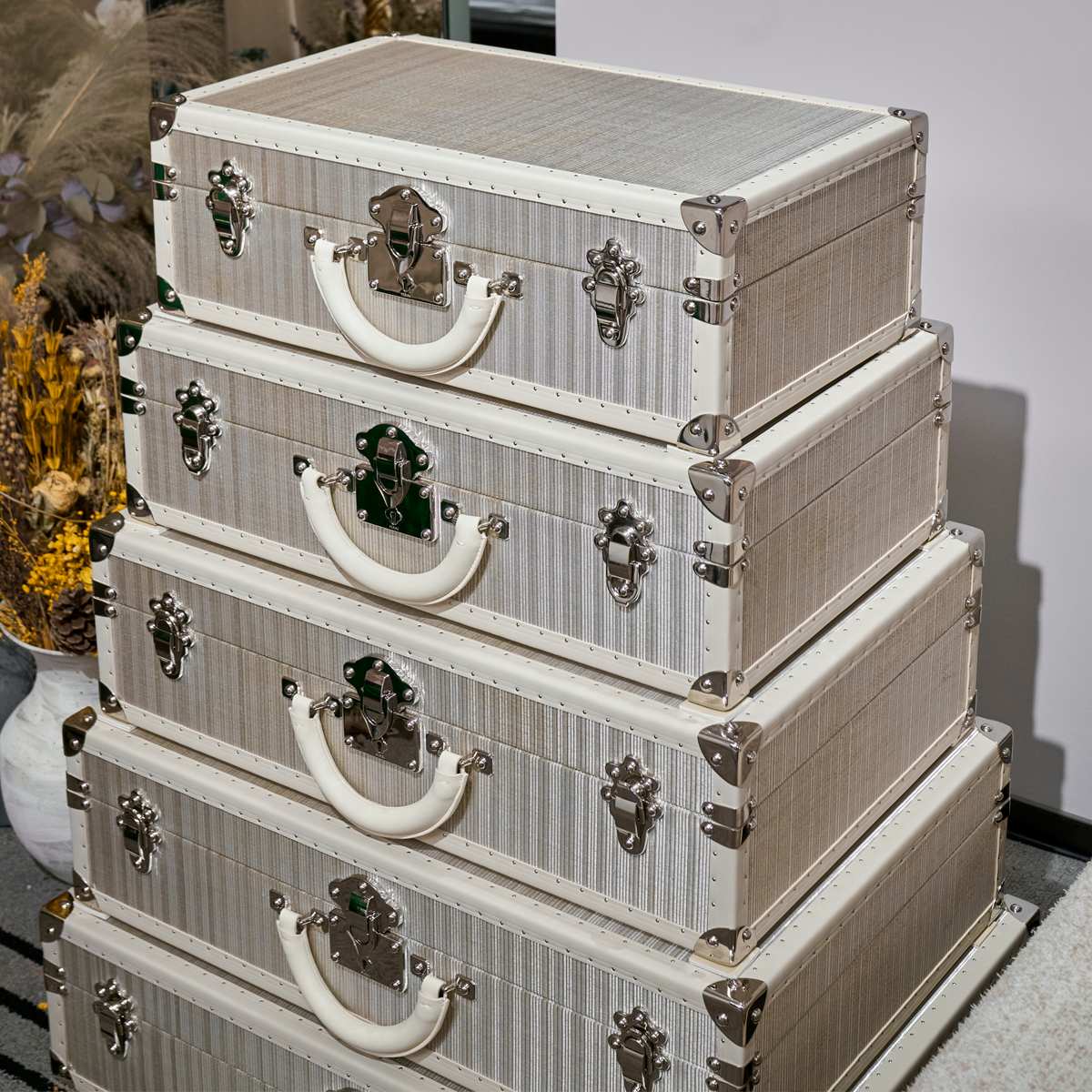 An Enduring Vow: The Heirloom Jewellery Box as a Wedding Gift for the GCC Bride