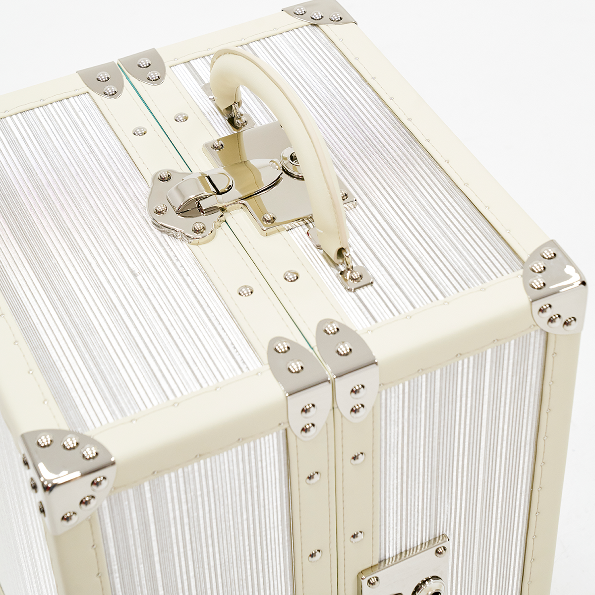Integrated Jewelry Safes with Watch Winders for Qatar's Luxury Homes