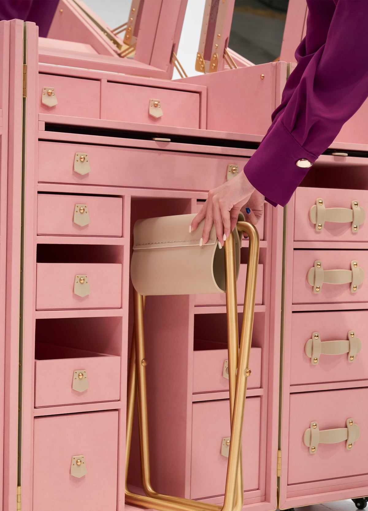 Aurum Wire · The Couture Vanity Trunk - Blush Rose