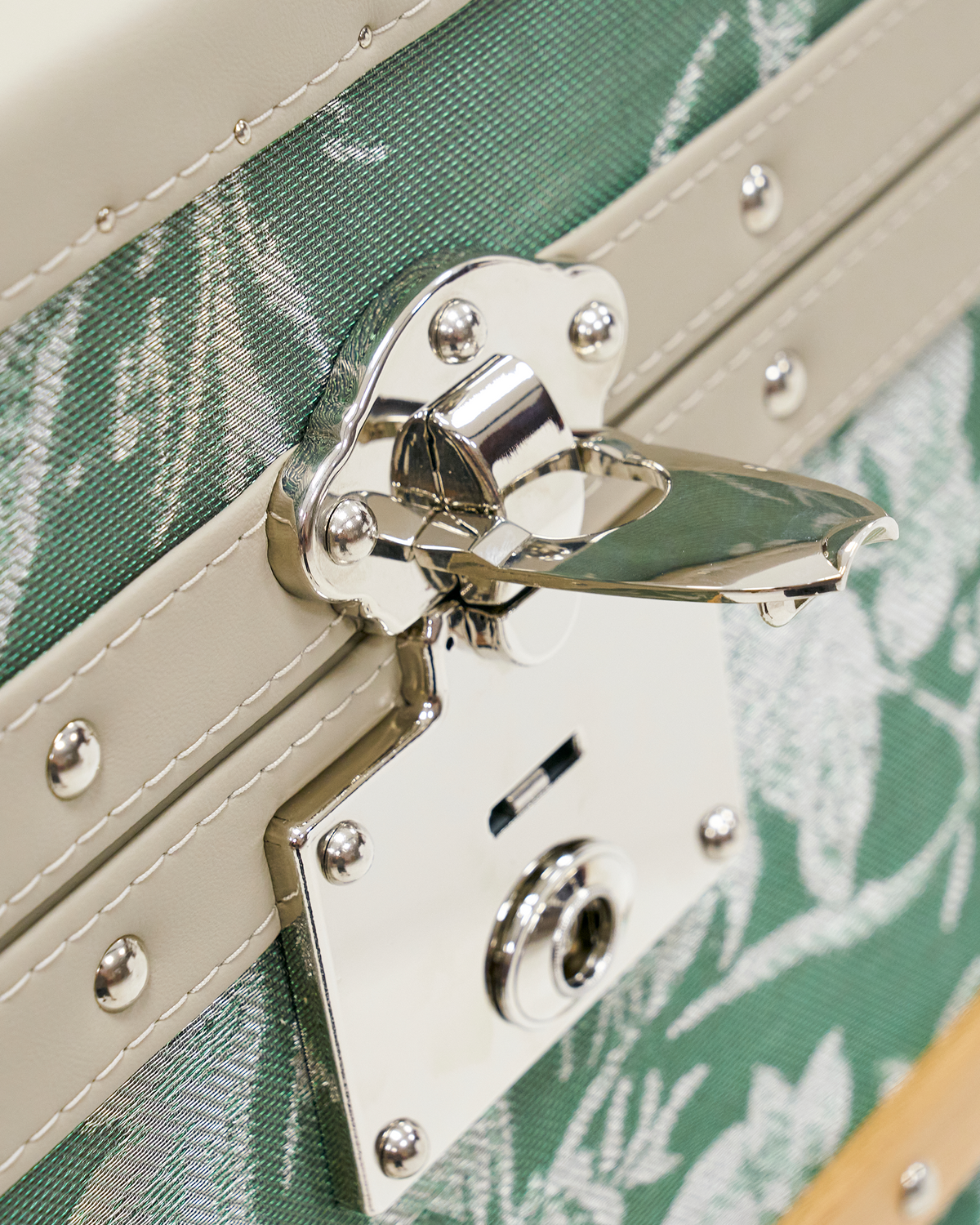 Aurum Wire · The Meadow Jewelry Cabinet - Oasis Green