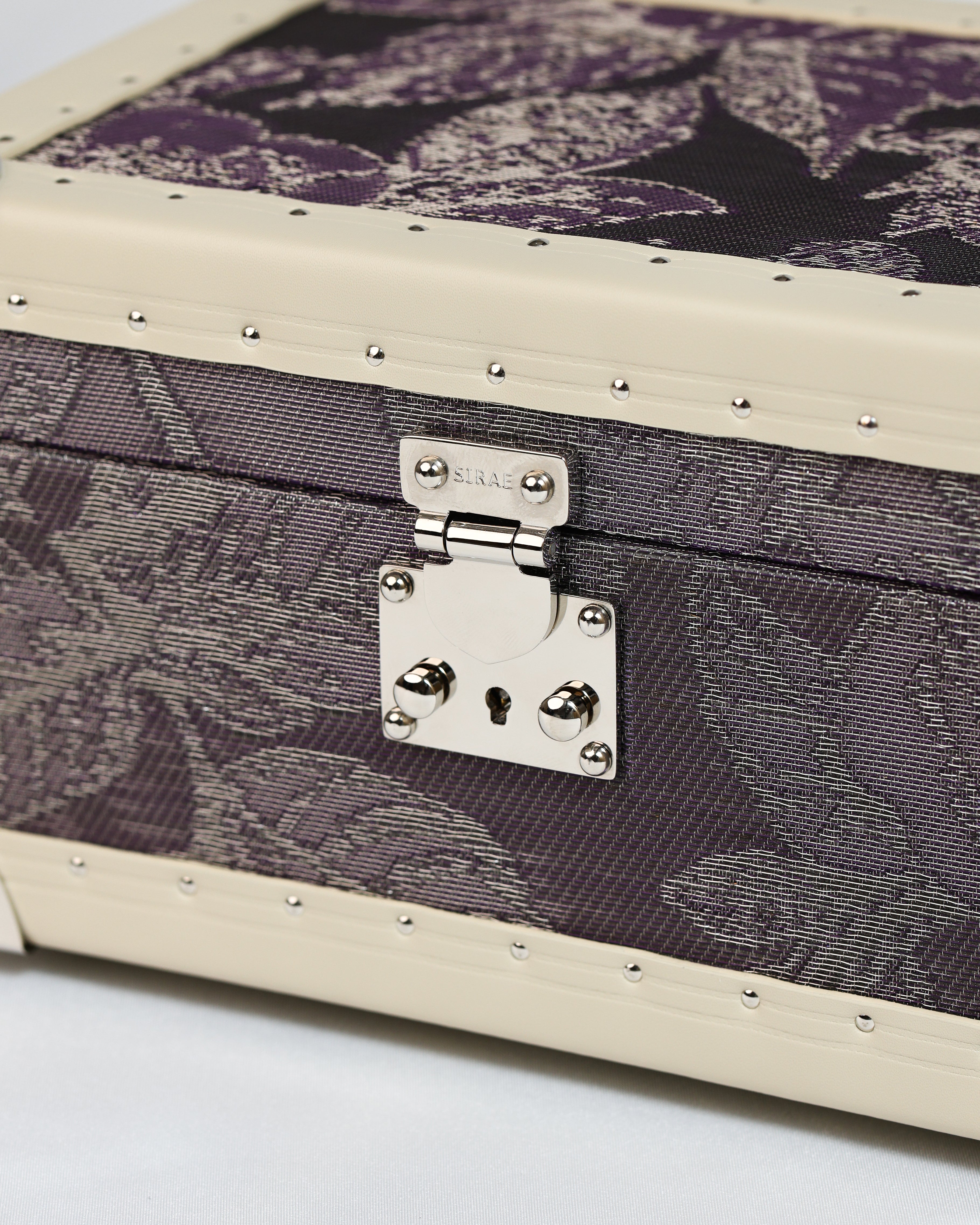 Aurum Wire · The Timeless Jewelry Box - Aubergine Floral Weave