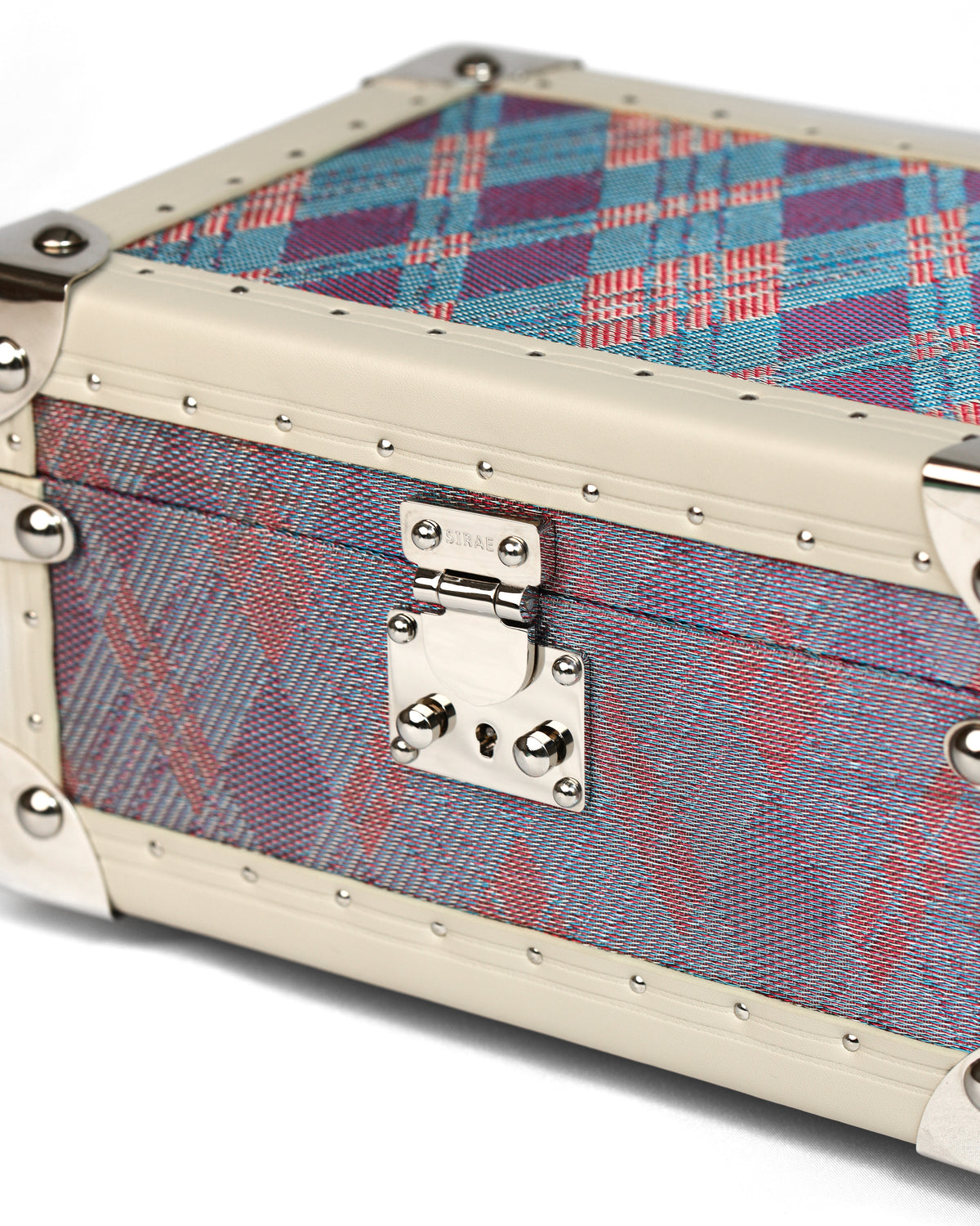 Three-quarter view of the Diamond Purple cigar humidor trunk