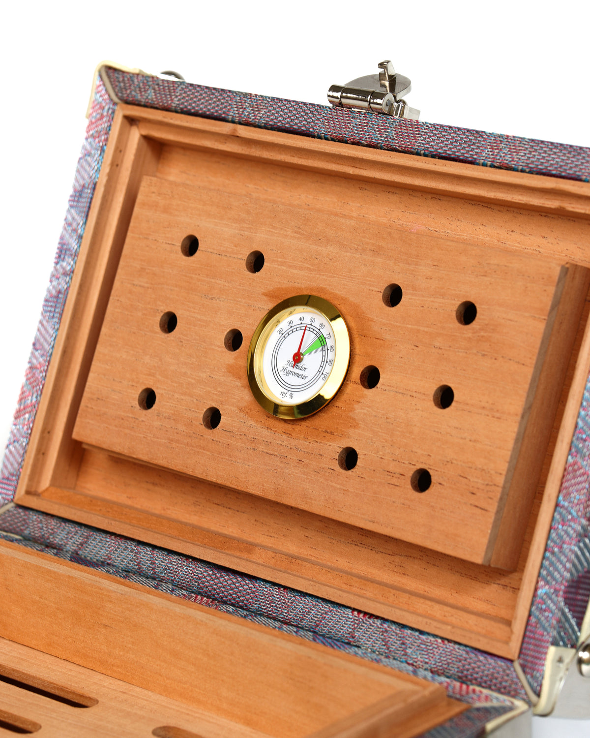 Ventilated interior panel inside the Diamond Purple humidor