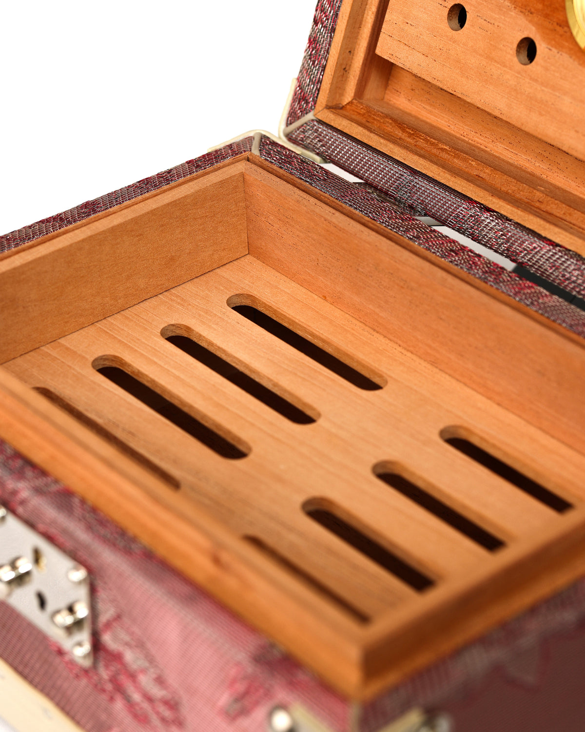 Side profile of the Blossom Pink cigar humidor trunk