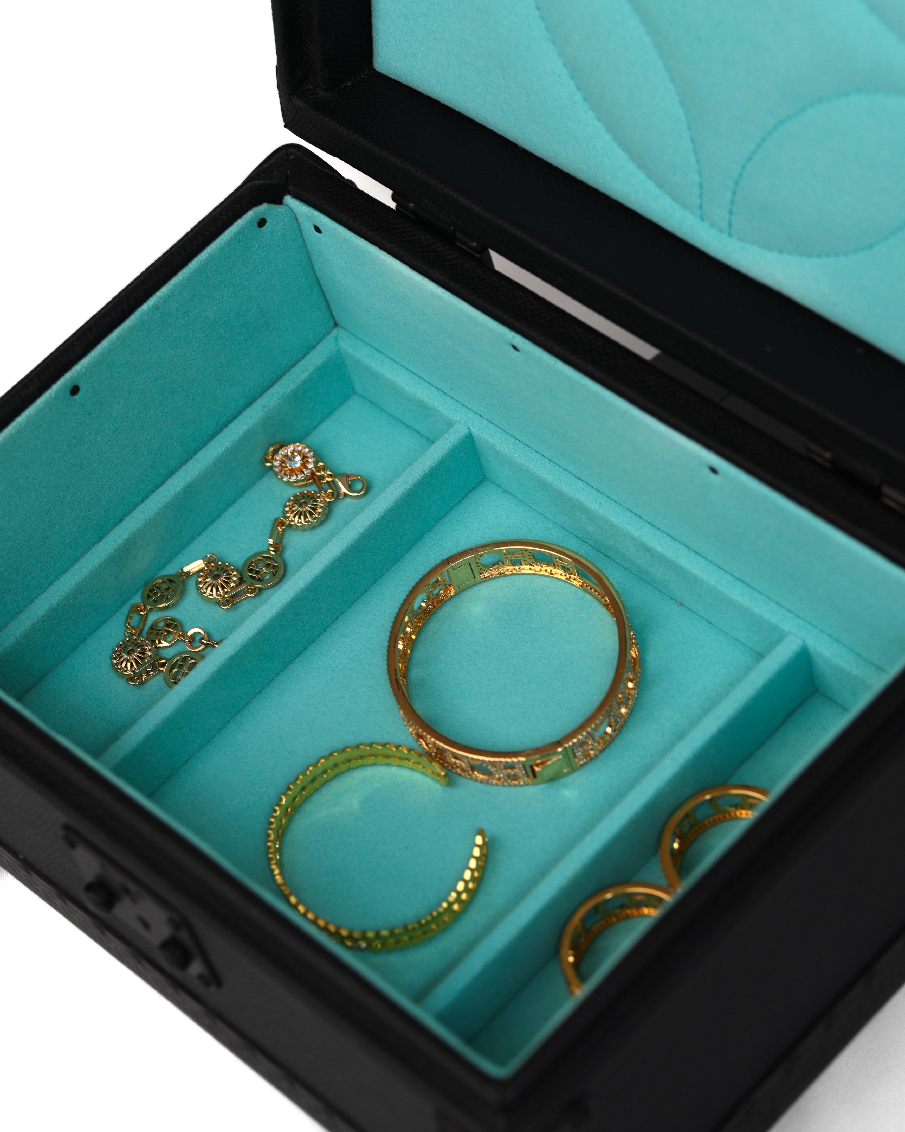 Heritage Print · The Timeless Jewelry Box - Noir