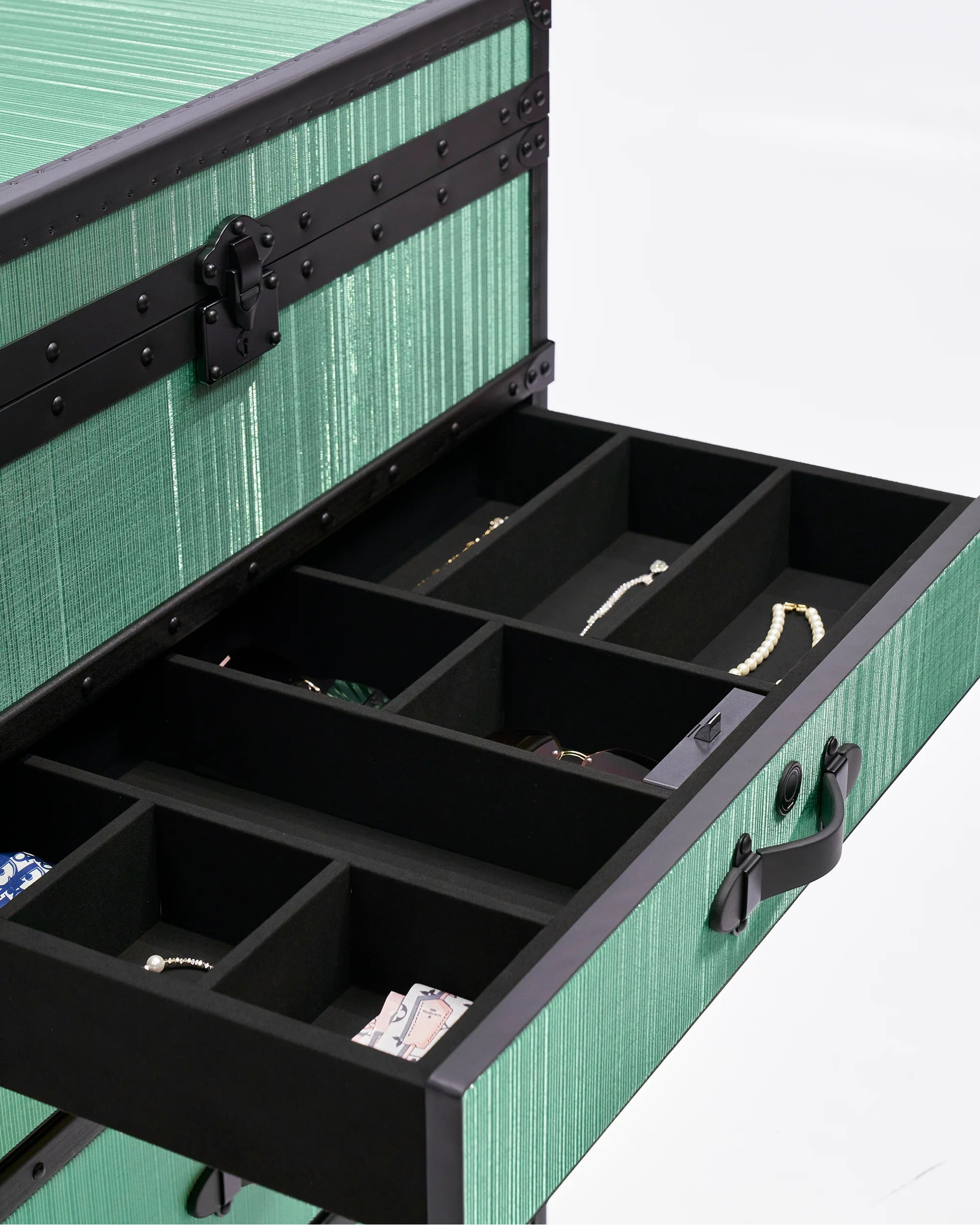 Copper wire furniture texture detail on the SIRAE celadon mist jewelry trunk