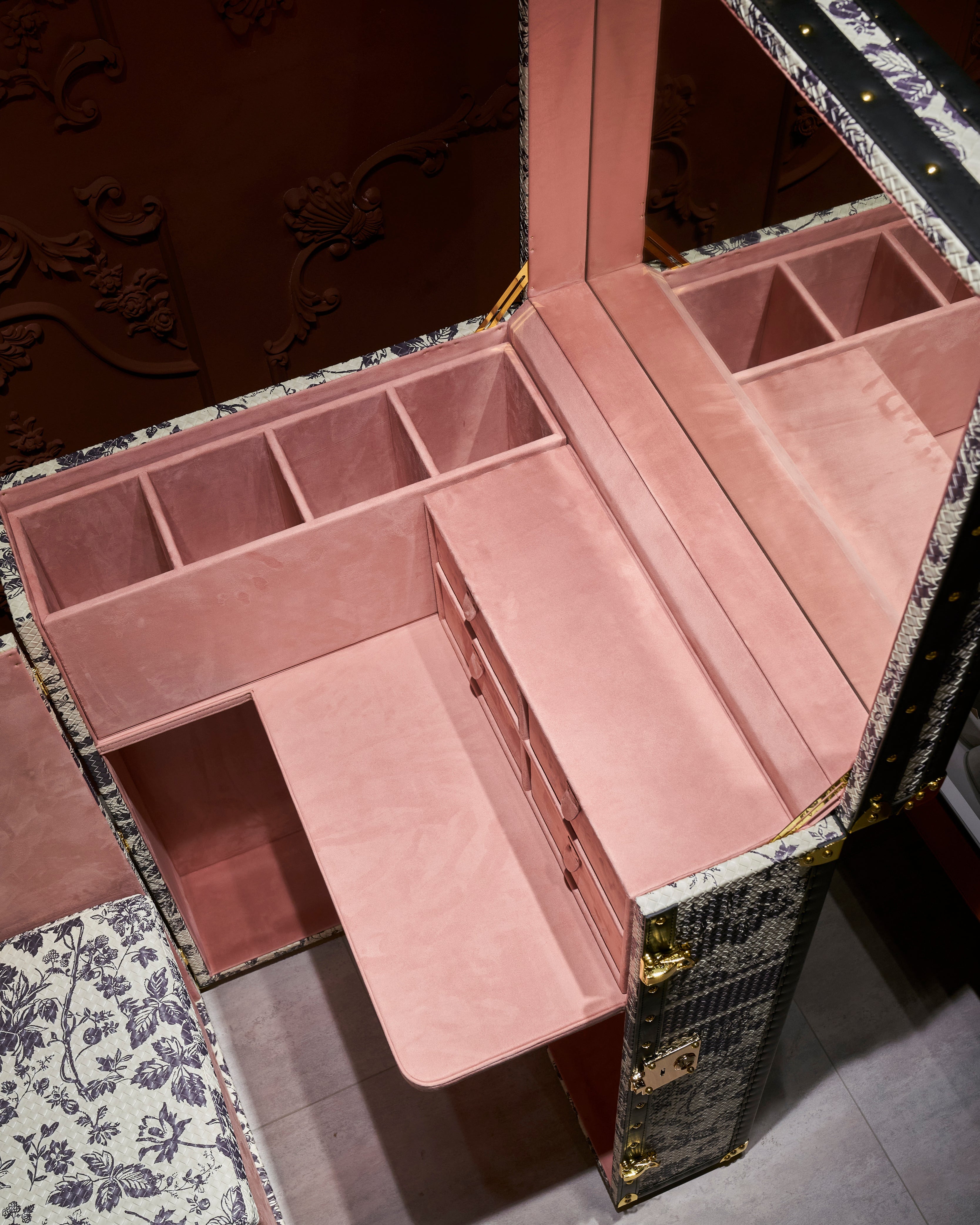 Leather collection texture detail on the SIRAE floral noir vanity cabinet