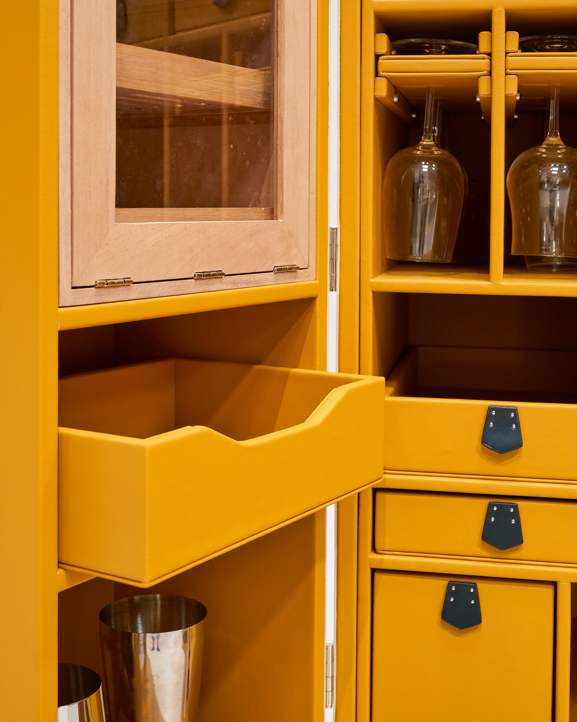 Side view of the frosted silver copper wire bar cabinet, Aurum Wire, SIRAE Casa Dubai