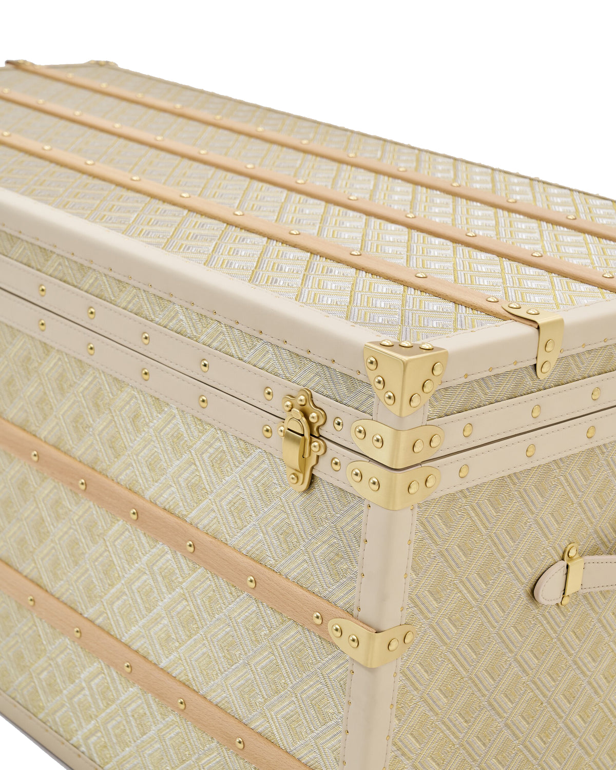 Side profile of the antique gold woven copper wire coffee table storage trunk, SIRAE Dubai