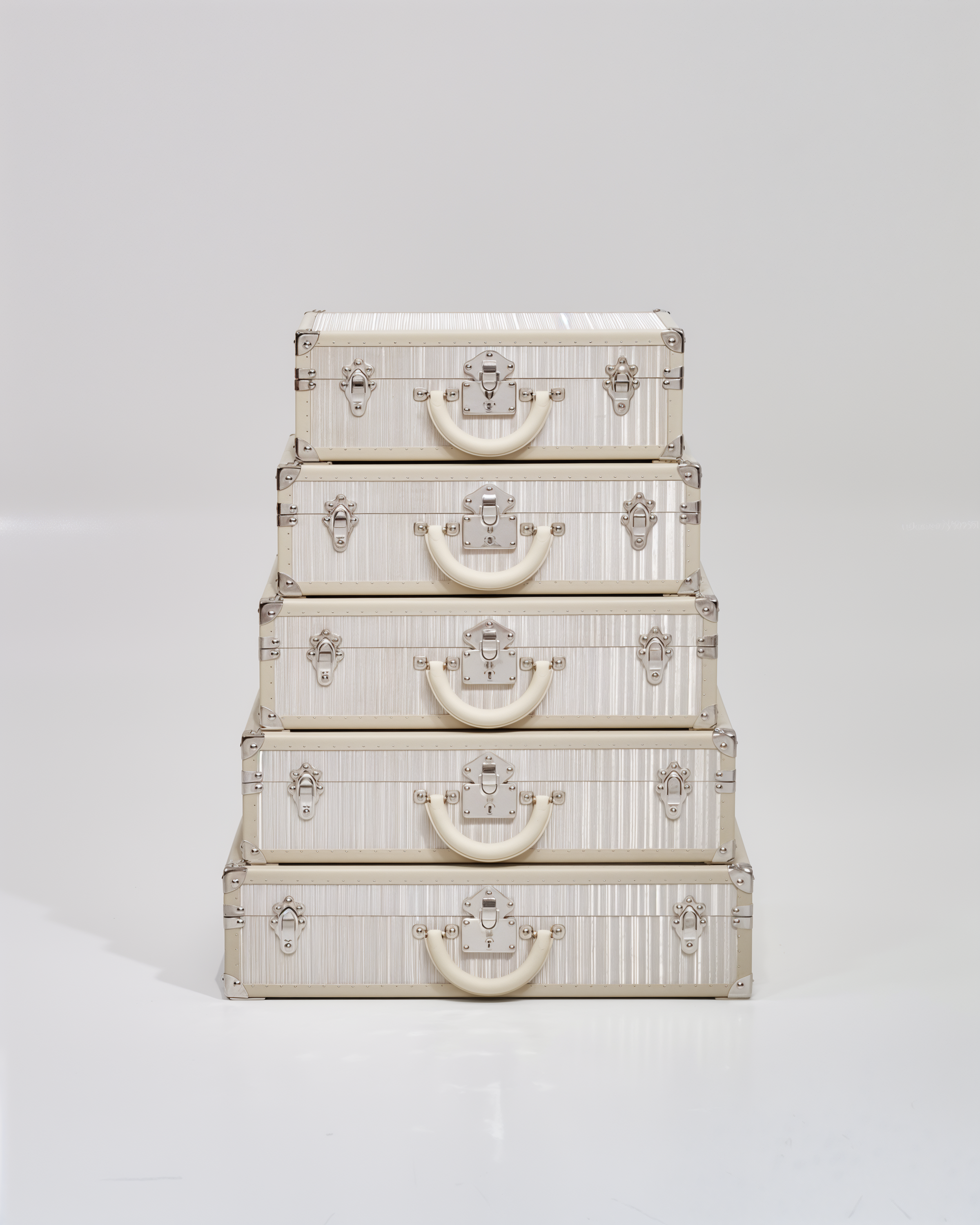 Silver thick copper wire decorative trunk tower by SIRAE