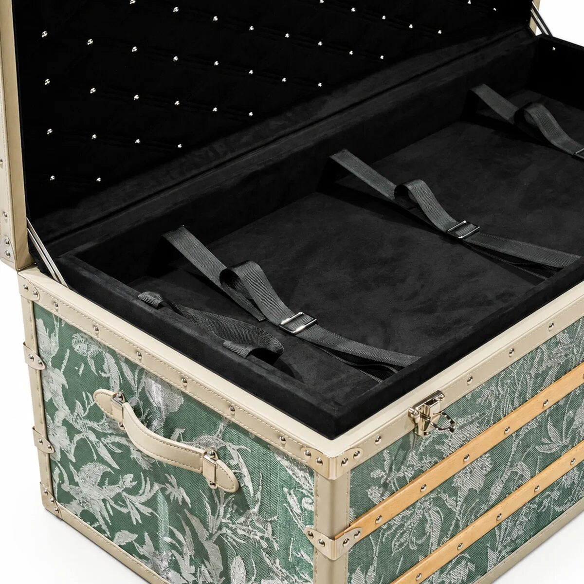 Hard travel case for shipping jewellery internationally from the UAE