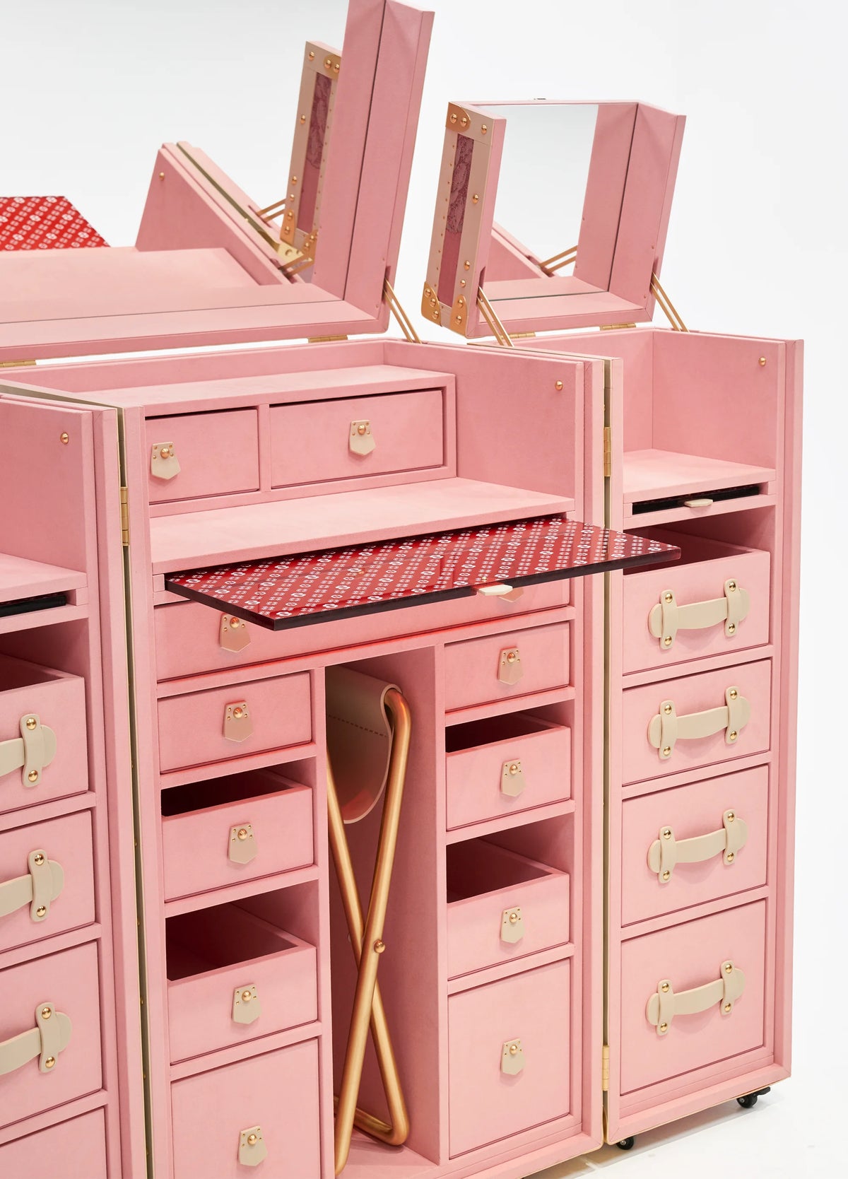 Aurum Wire · The Couture Vanity Trunk - Blush Rose