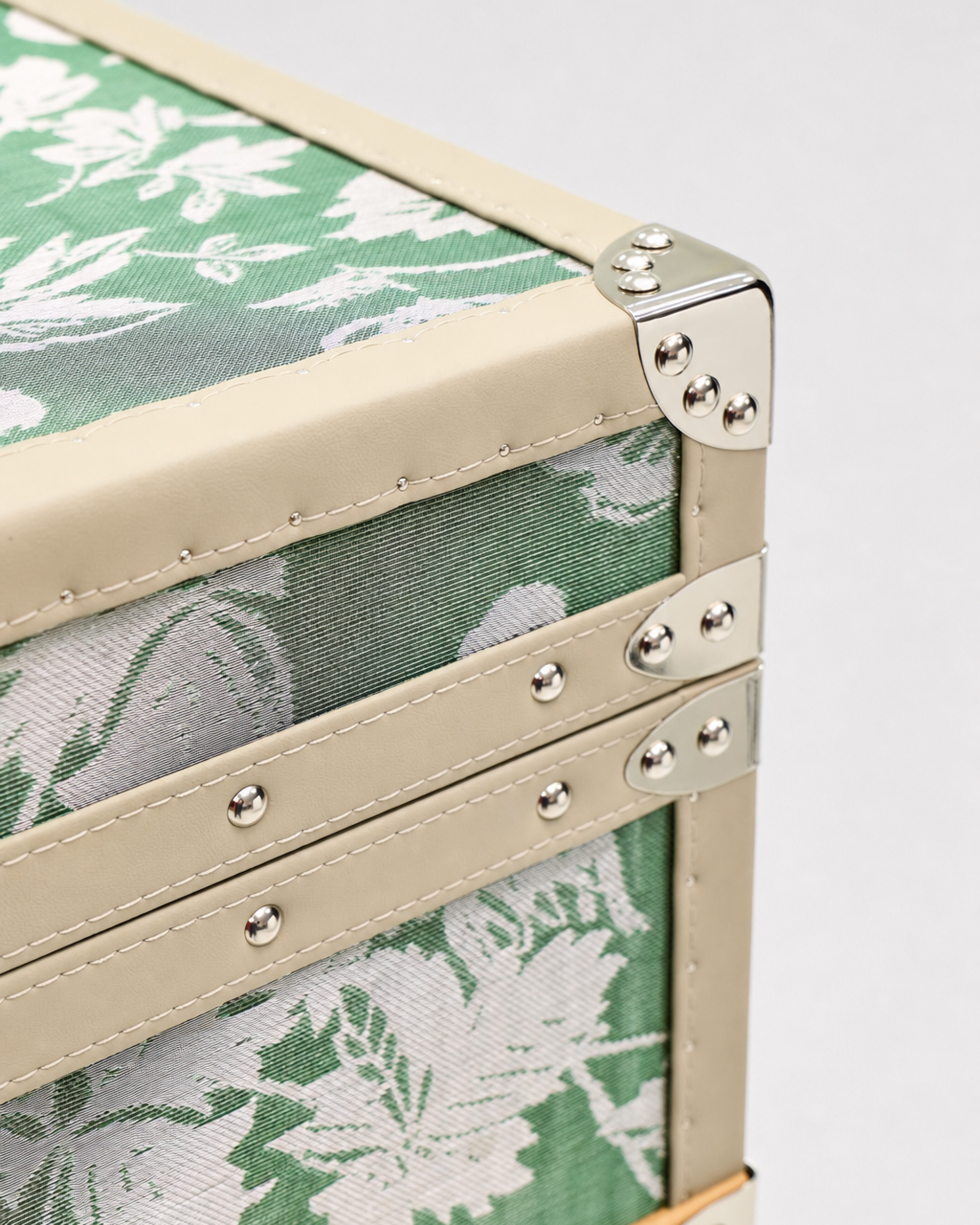 Aurum Wire · The Meadow Jewelry Cabinet - Oasis Green