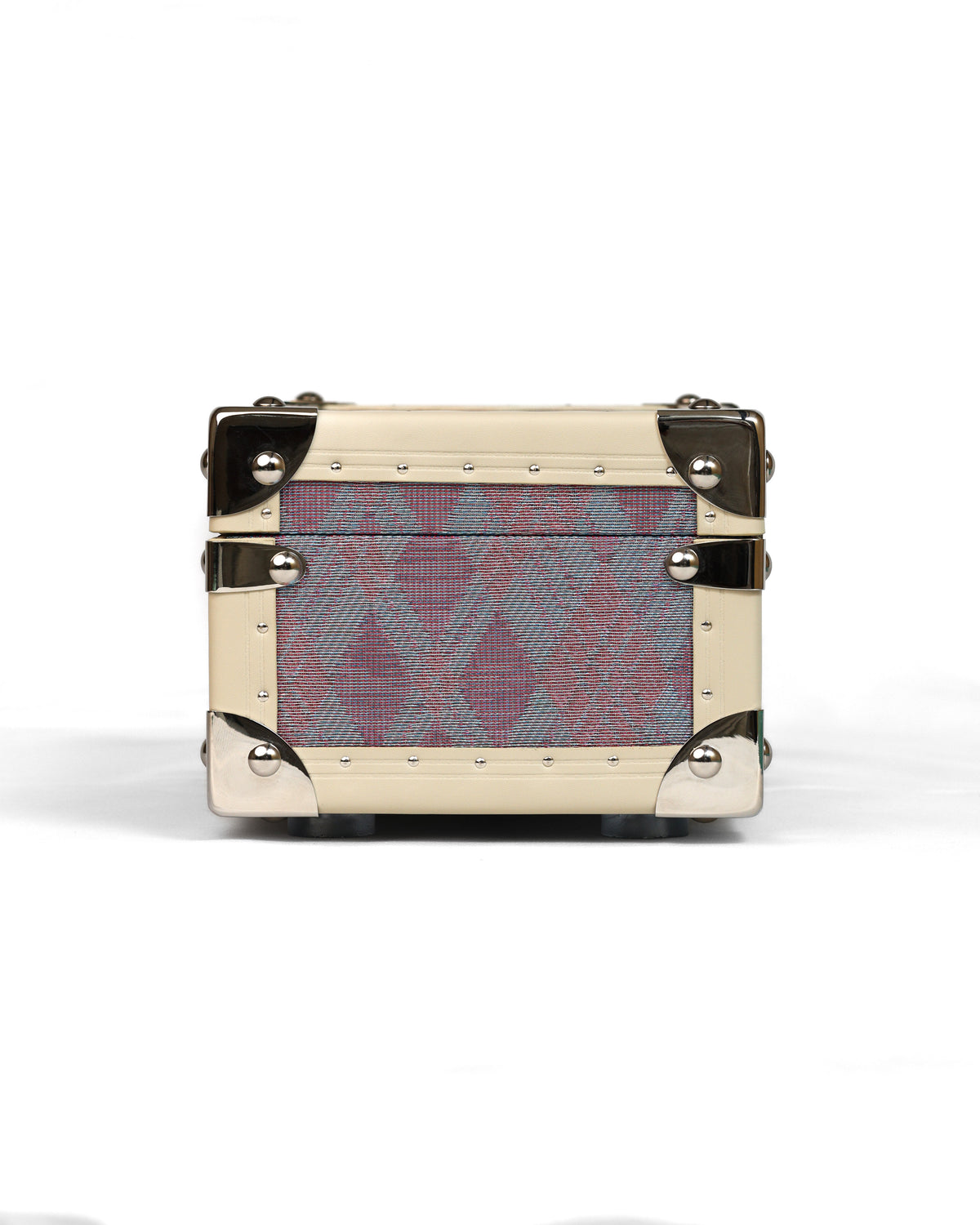 Side profile of the Reserve humidor in Diamond Purple