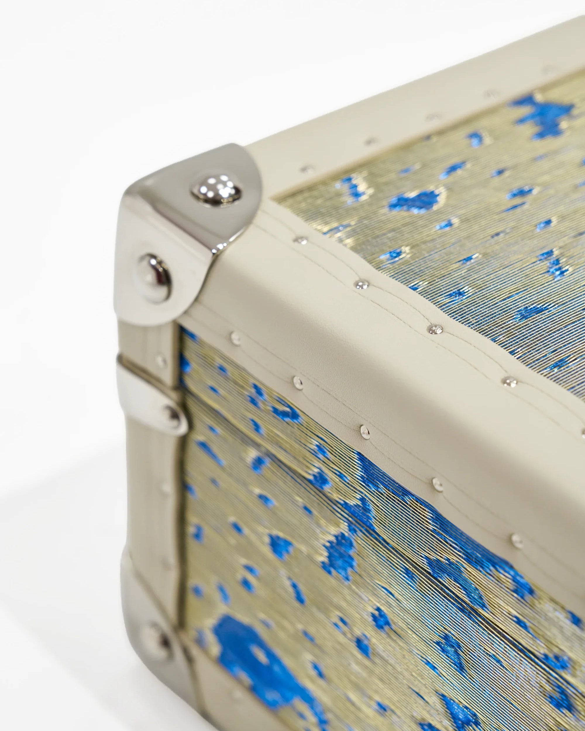 Open view of the gilded treasure copper jewelry box by SIRAE Dubai