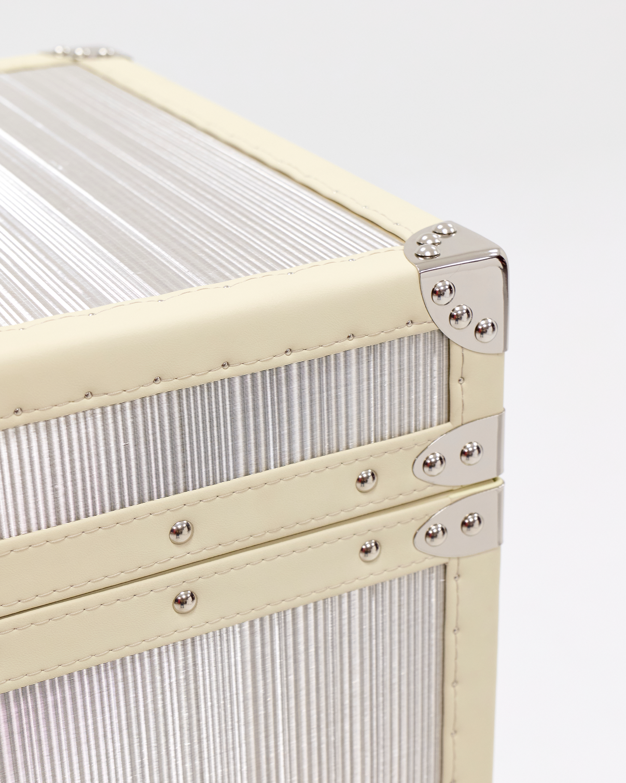 SIRAE Aurum Loom drifting silver jewelry trunk styled with jewelry in a luxury Dubai interior