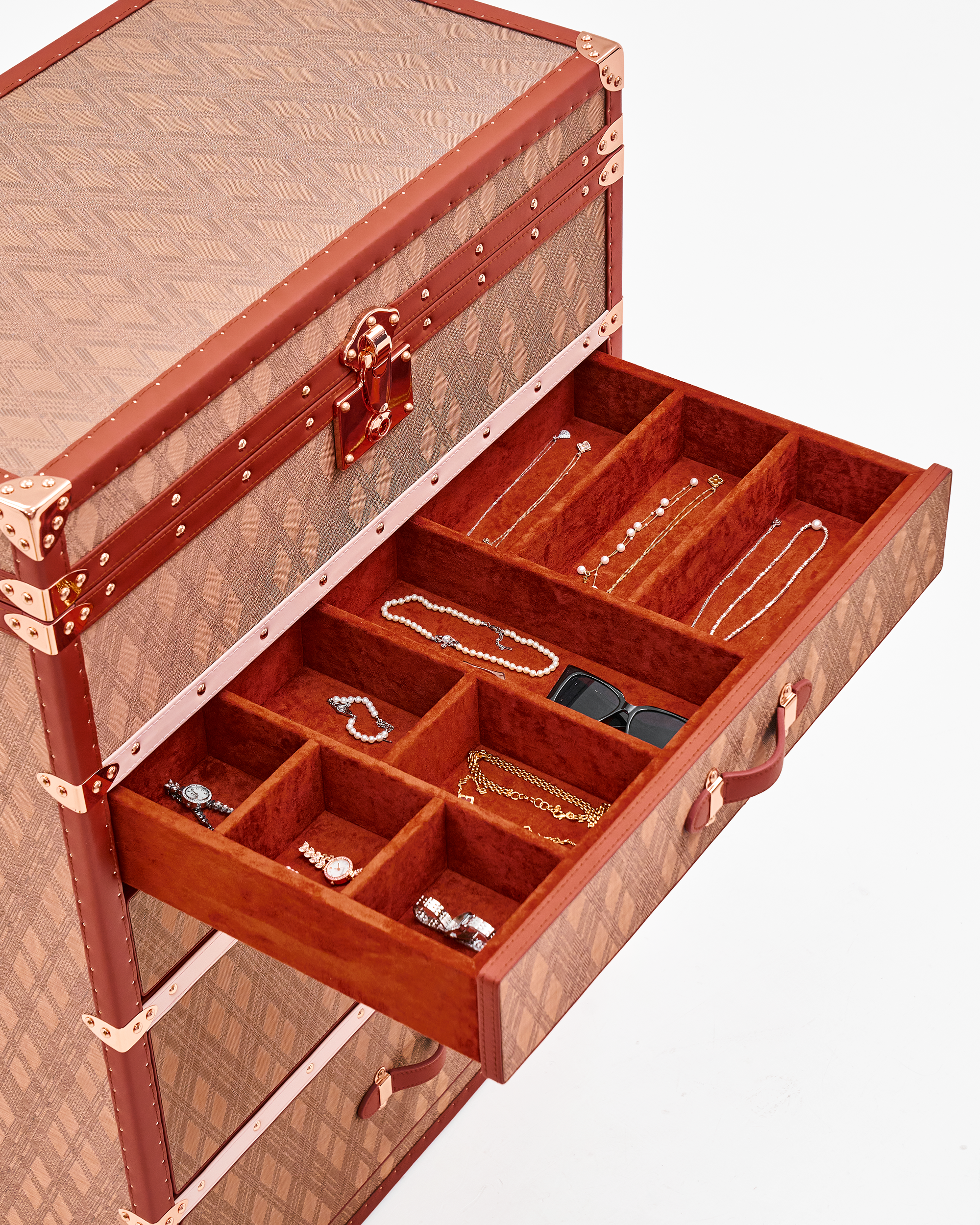 Copper wire furniture texture detail on the SIRAE dune gold jewelry trunk