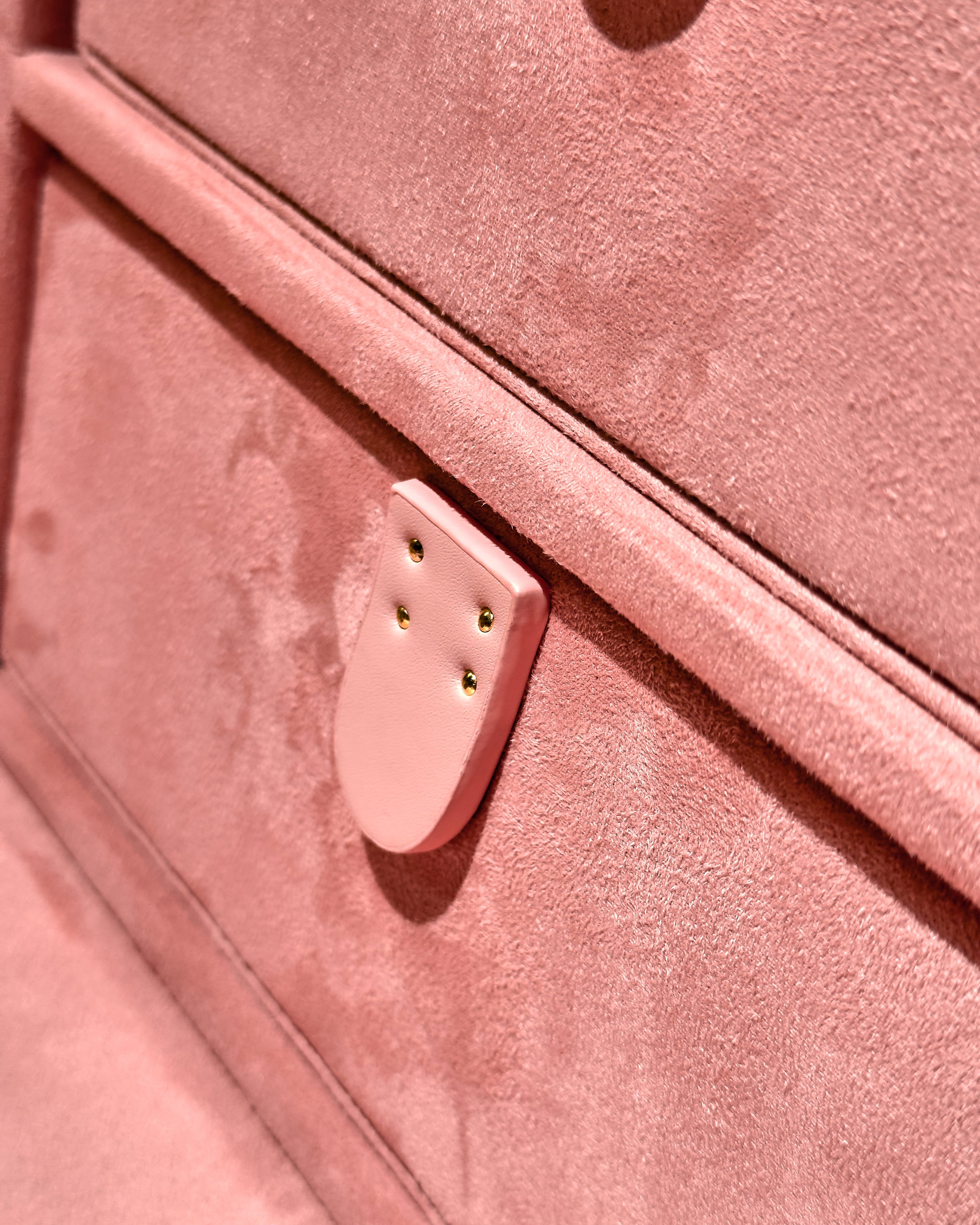 Copper wire texture detail on the SIRAE blossom pink vanity cabinet