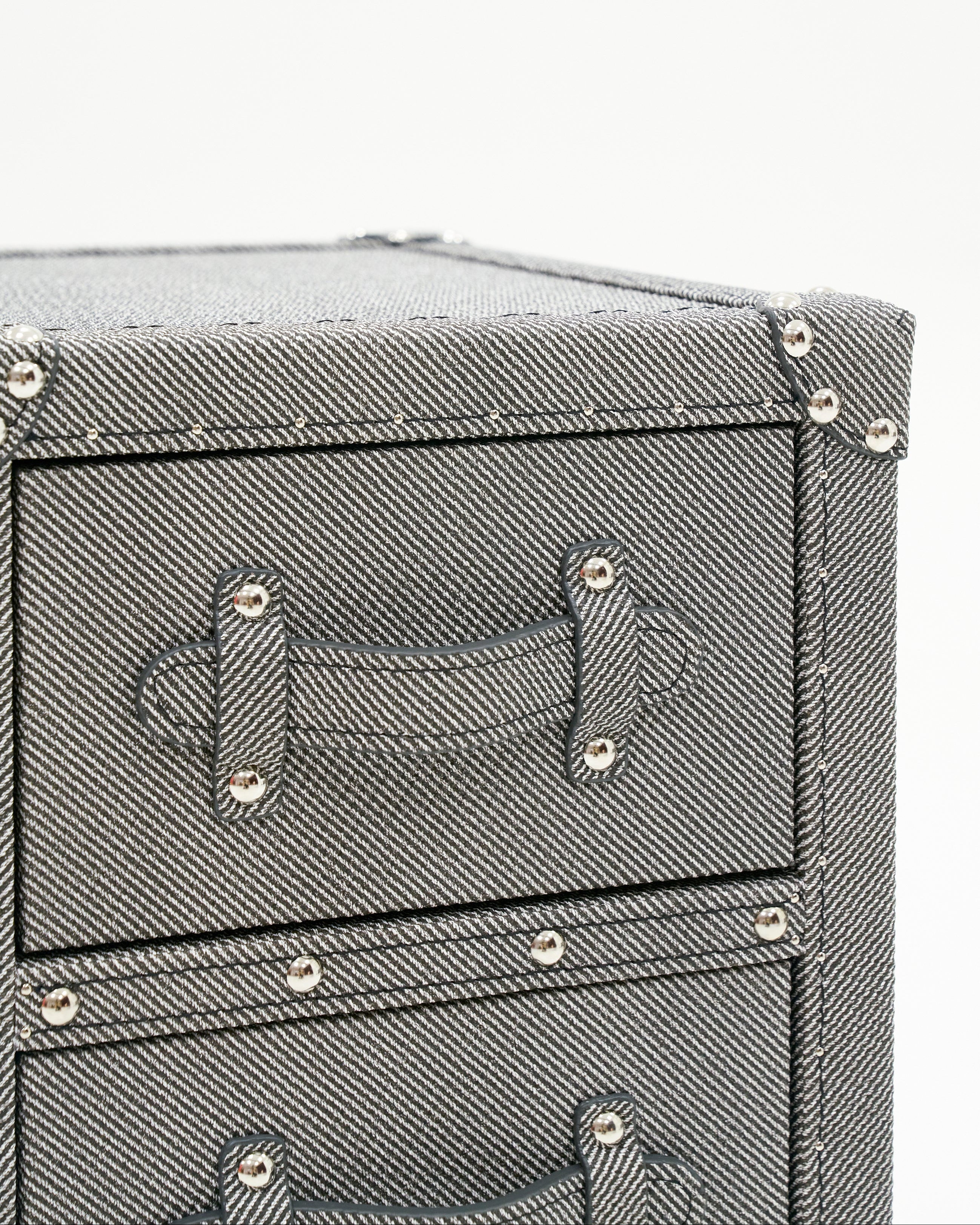 SIRAE Heritage Luxe grey compact storage styled with jewelry in a luxury Dubai interior