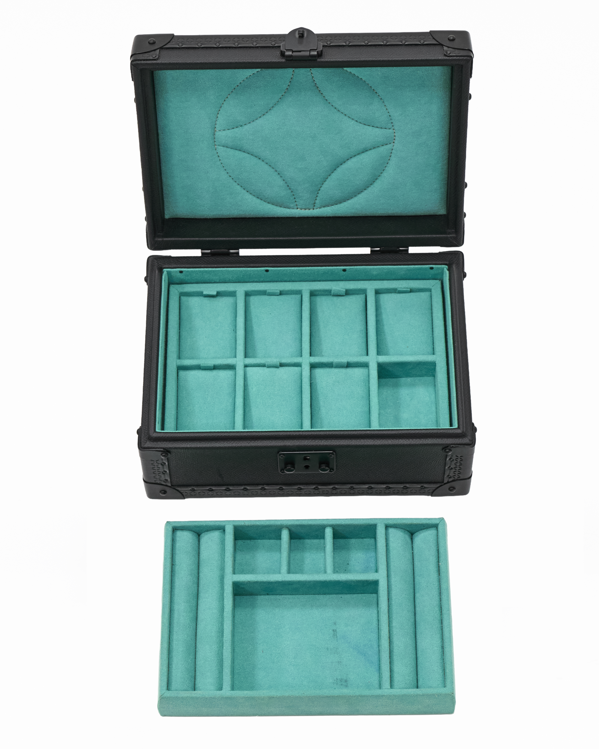 Textured leather texture detail on the SIRAE noir jewelry box
