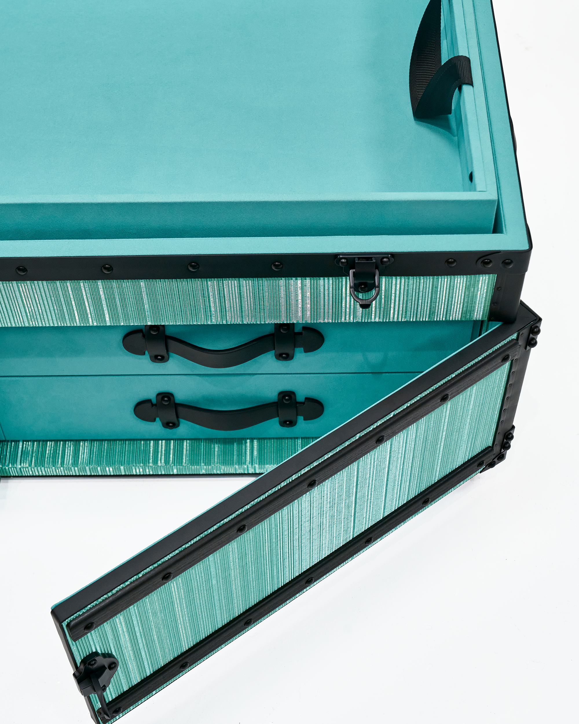 Verdigris copper wire coffee table with storage, SIRAE Casa Dubai