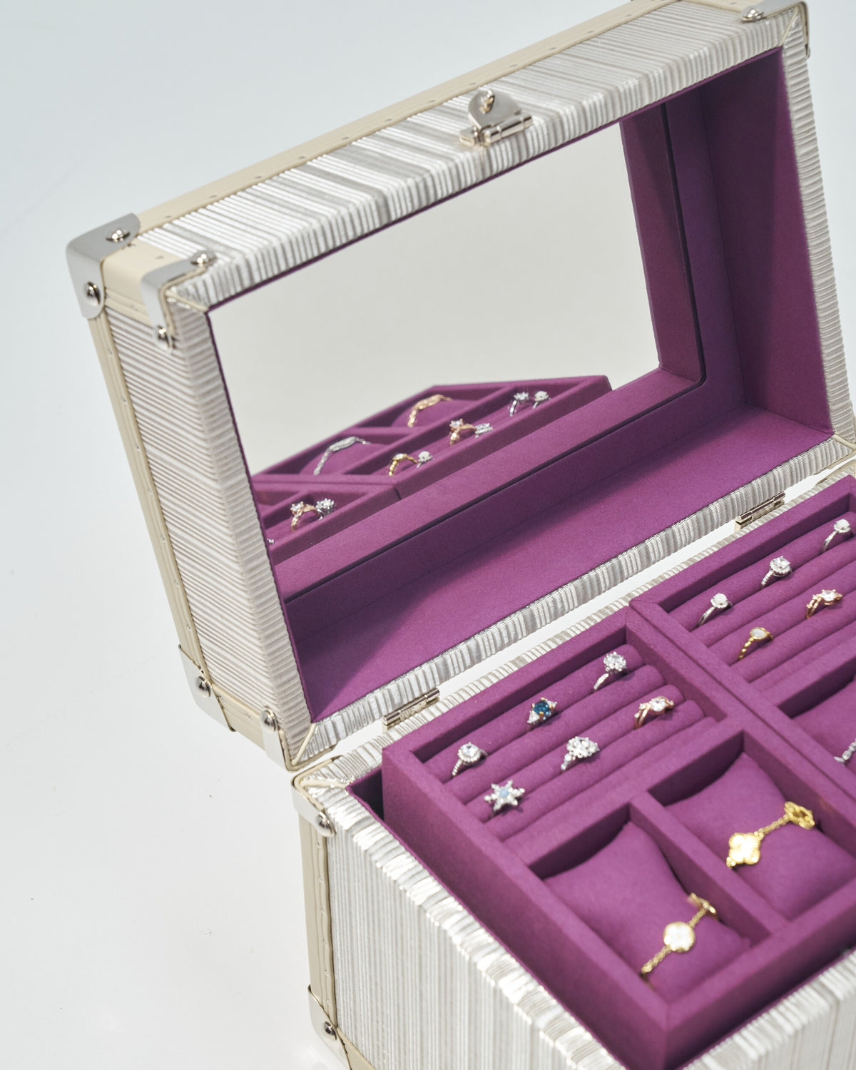 Frosted silver jewellery case carried by hand, SIRAE Dubai